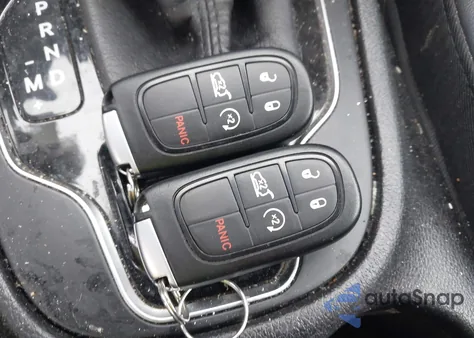 2019 Jeep Cherokee Limited 4X4 z USA, uszkodzony, nr VIN 1C4PJMDX2KD267646